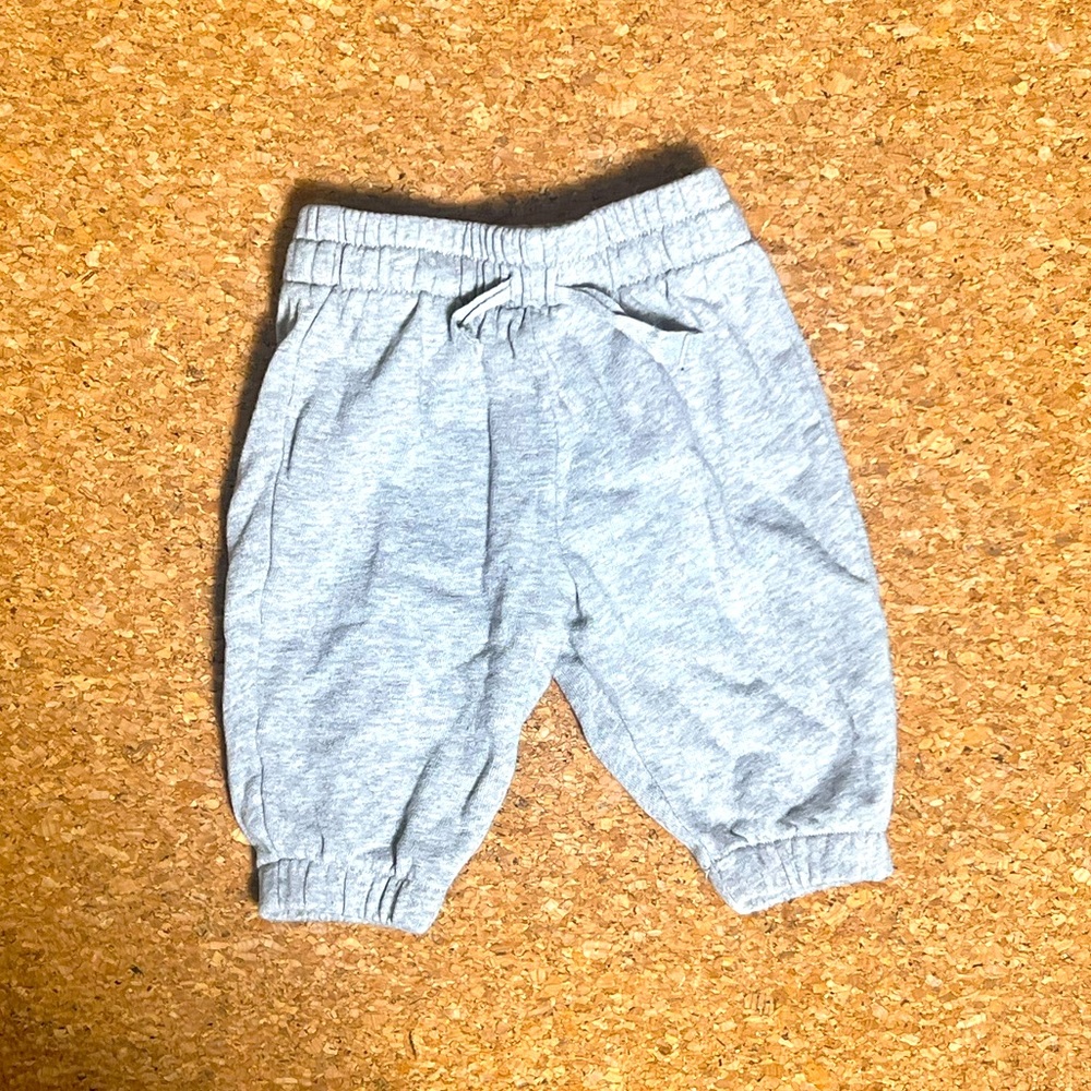 Hanna Anderson gray sweatpants in great condition